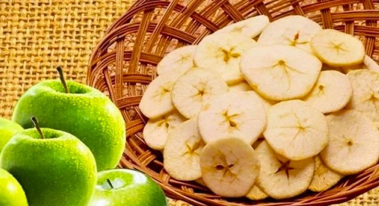 Menemukan Oleh-Oleh Kuliner Indonesia yang Tak Tertandingi 17 Keripik Apel